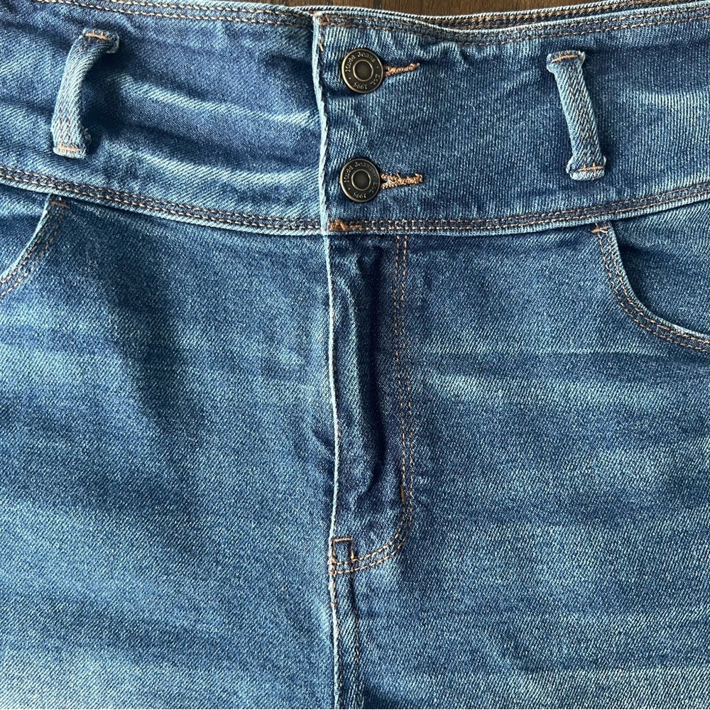 Mudd FLX Stretch High-Rise Shortie Blue Jean Shorts - Picture 2 of 8